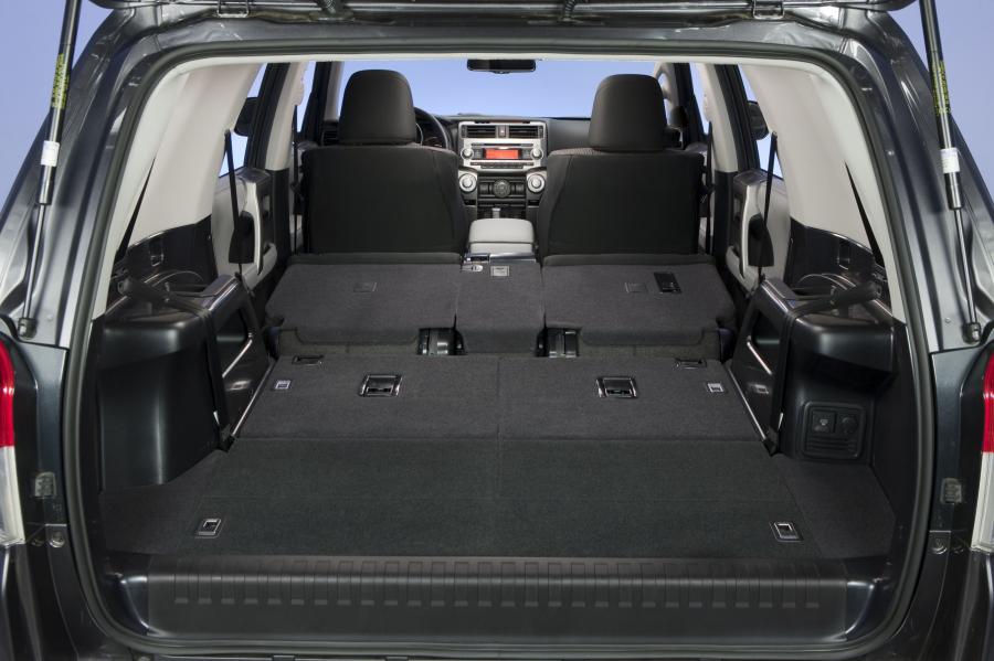  Toyota 4Runner 2010 года  (фото 26 из 84)